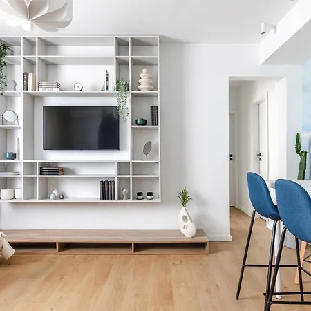 Ultracentral Atheneum