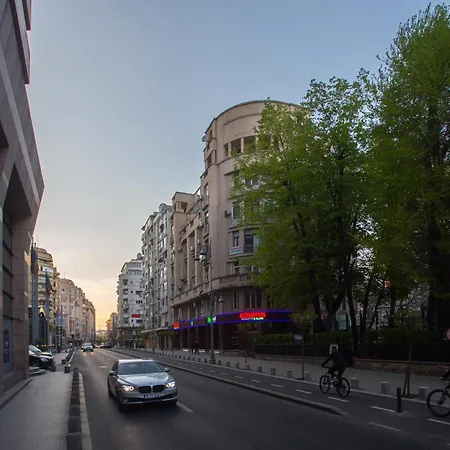 Ultracentral Atheneum *